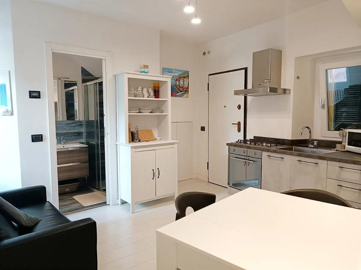 La Casetta Sul Lago مالغراتي 0*,  إيطاليا